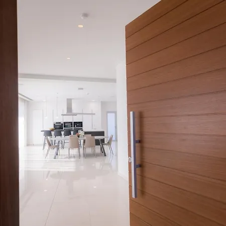 Vila Sea Pearl Beachfront - Anemone