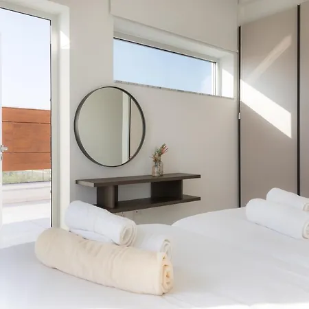 Sea Pearl Beachfront - Anemone Vila